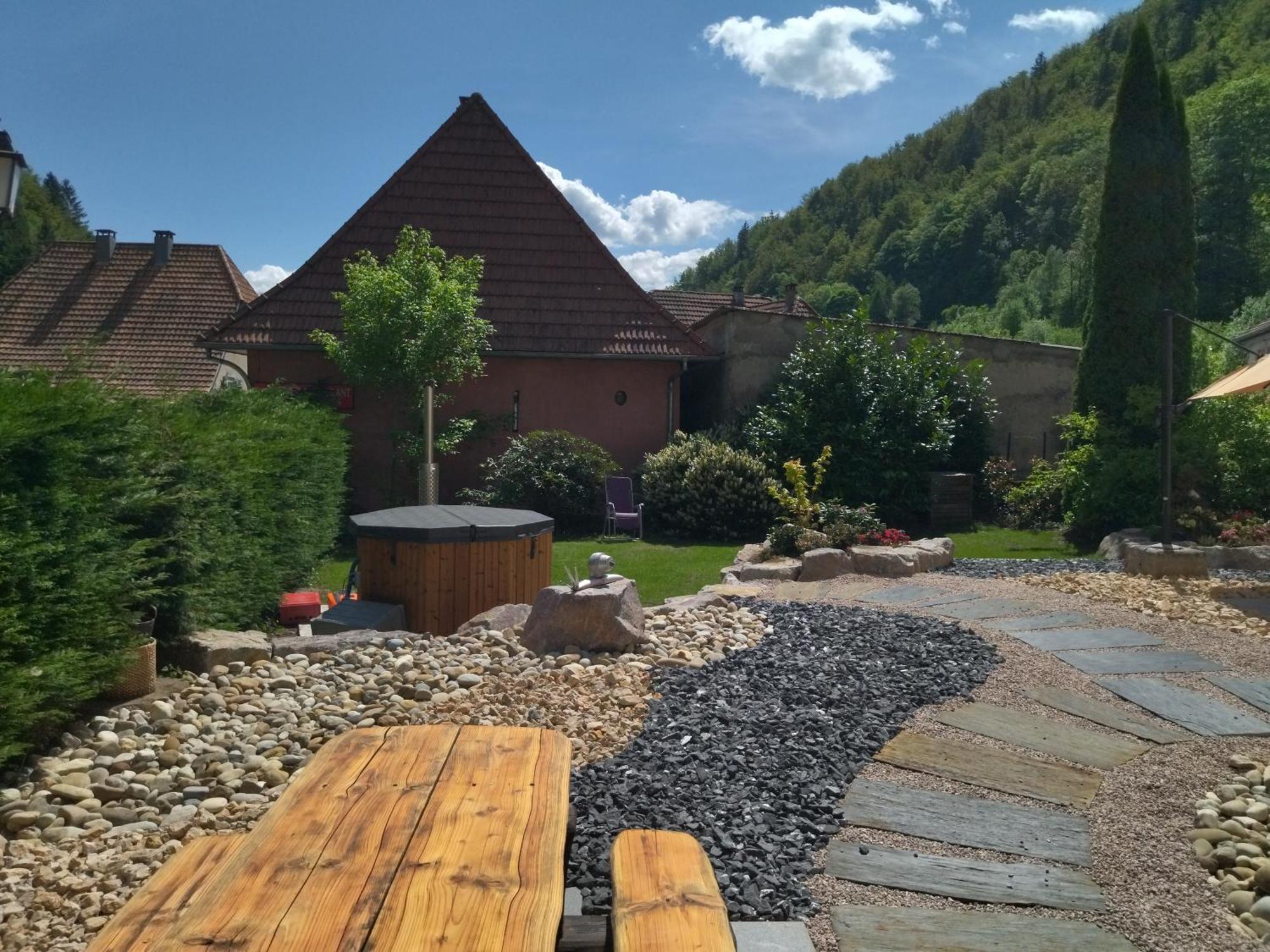 Le Soleil Bed and Breakfast Wildenstein Exteriör bild